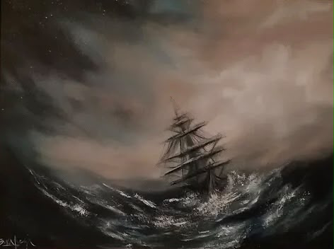 Navio à vela entre ondas sob céu nublado